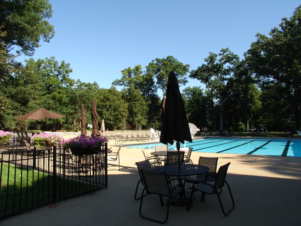 2428 Ridgewood Court, Aurora, IL 60502