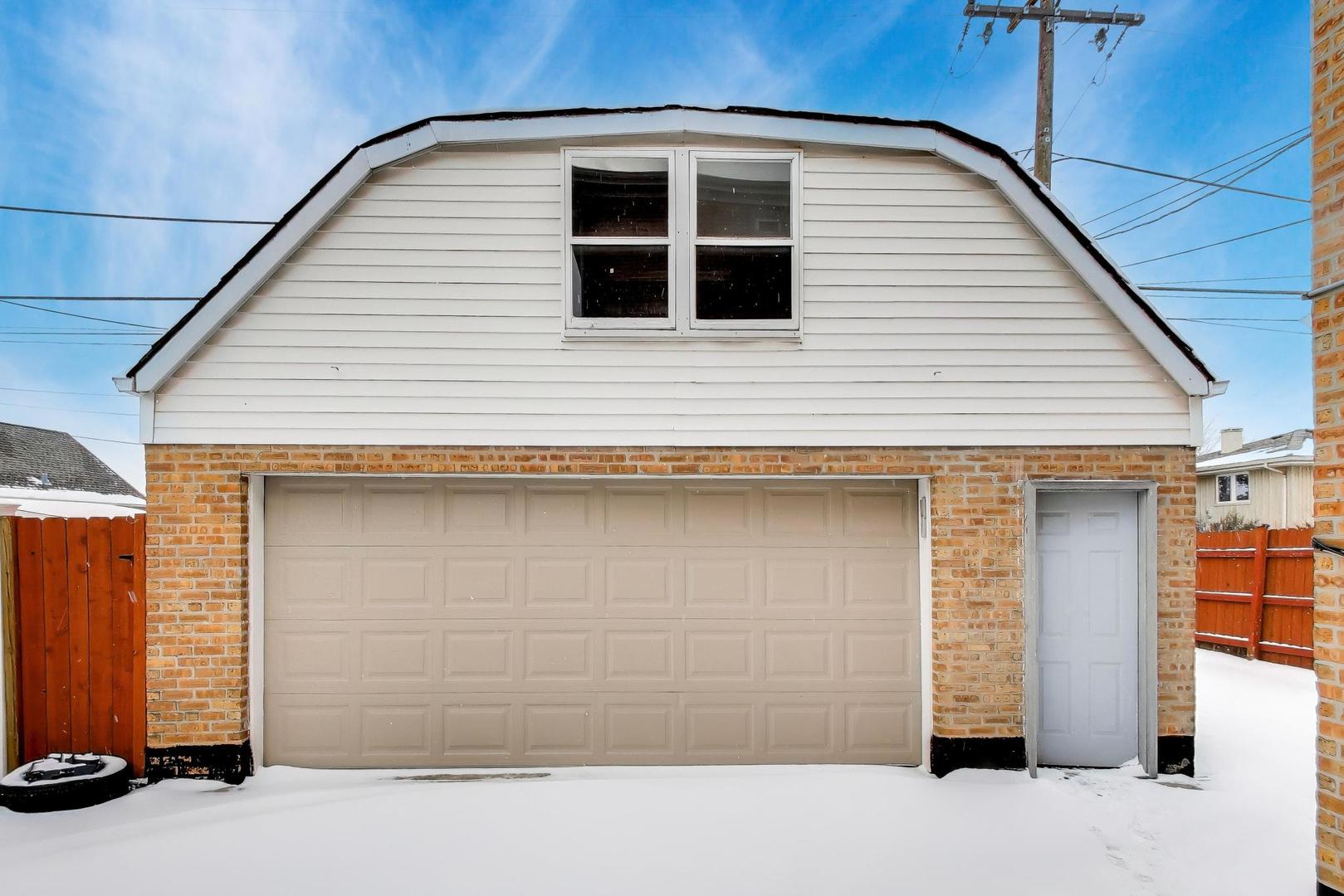 5822 W 79th Street, Burbank, IL 60459