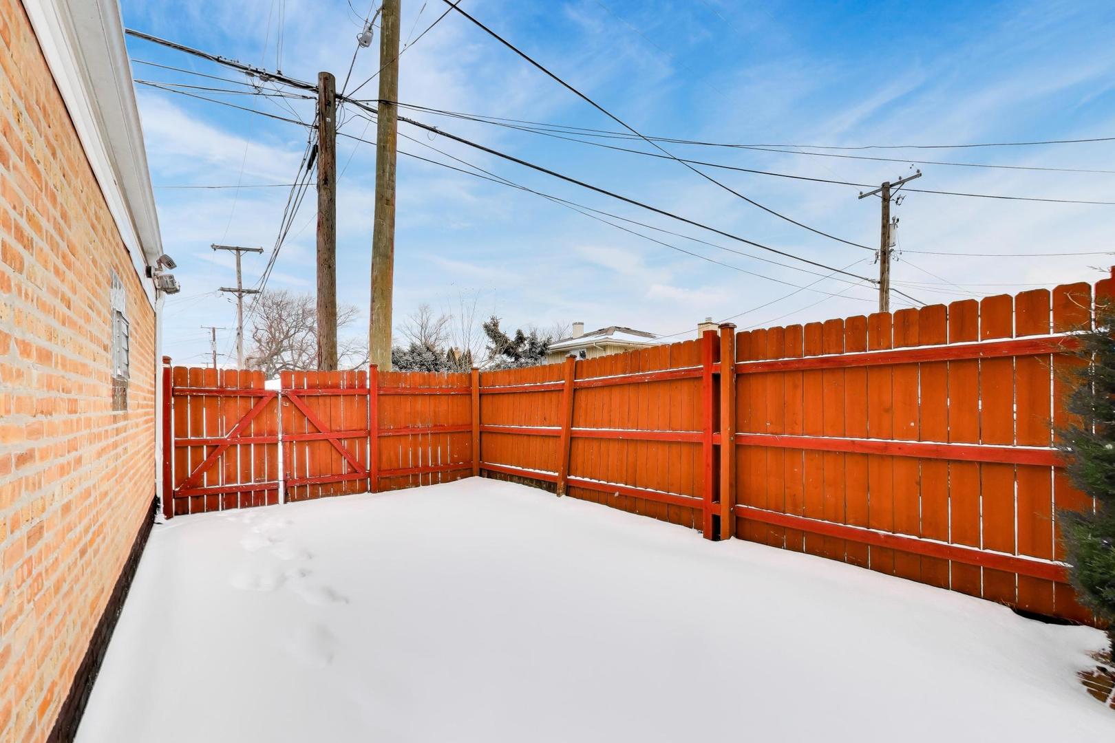 5822 W 79th Street, Burbank, IL 60459