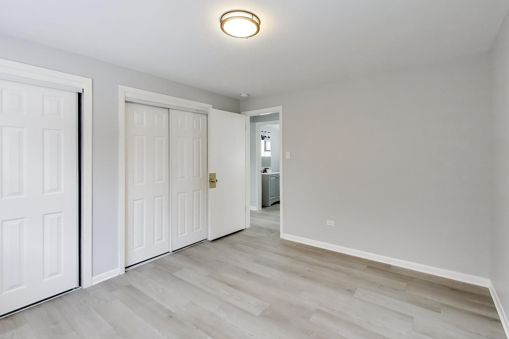 5822 W 79th Street, Burbank, IL 60459