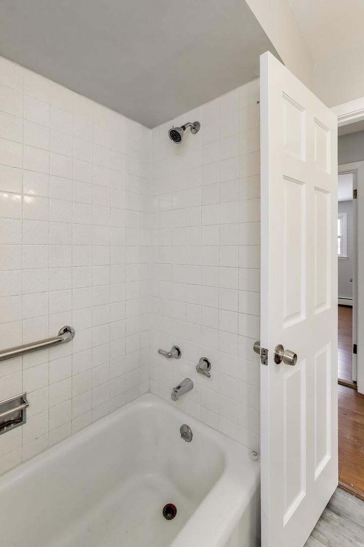 5822 W 79th Street, Burbank, IL 60459