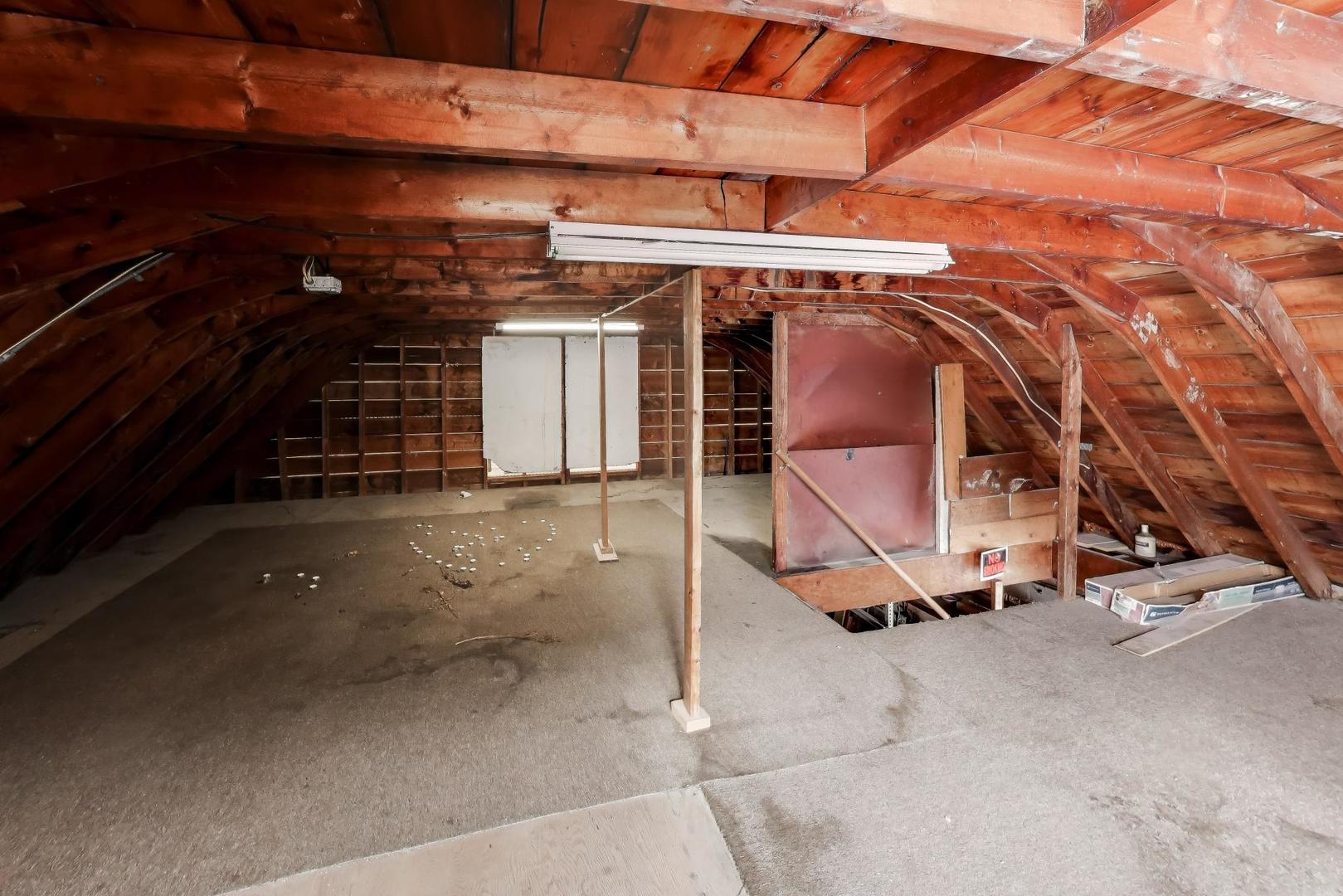 5822 W 79th Street, Burbank, IL 60459