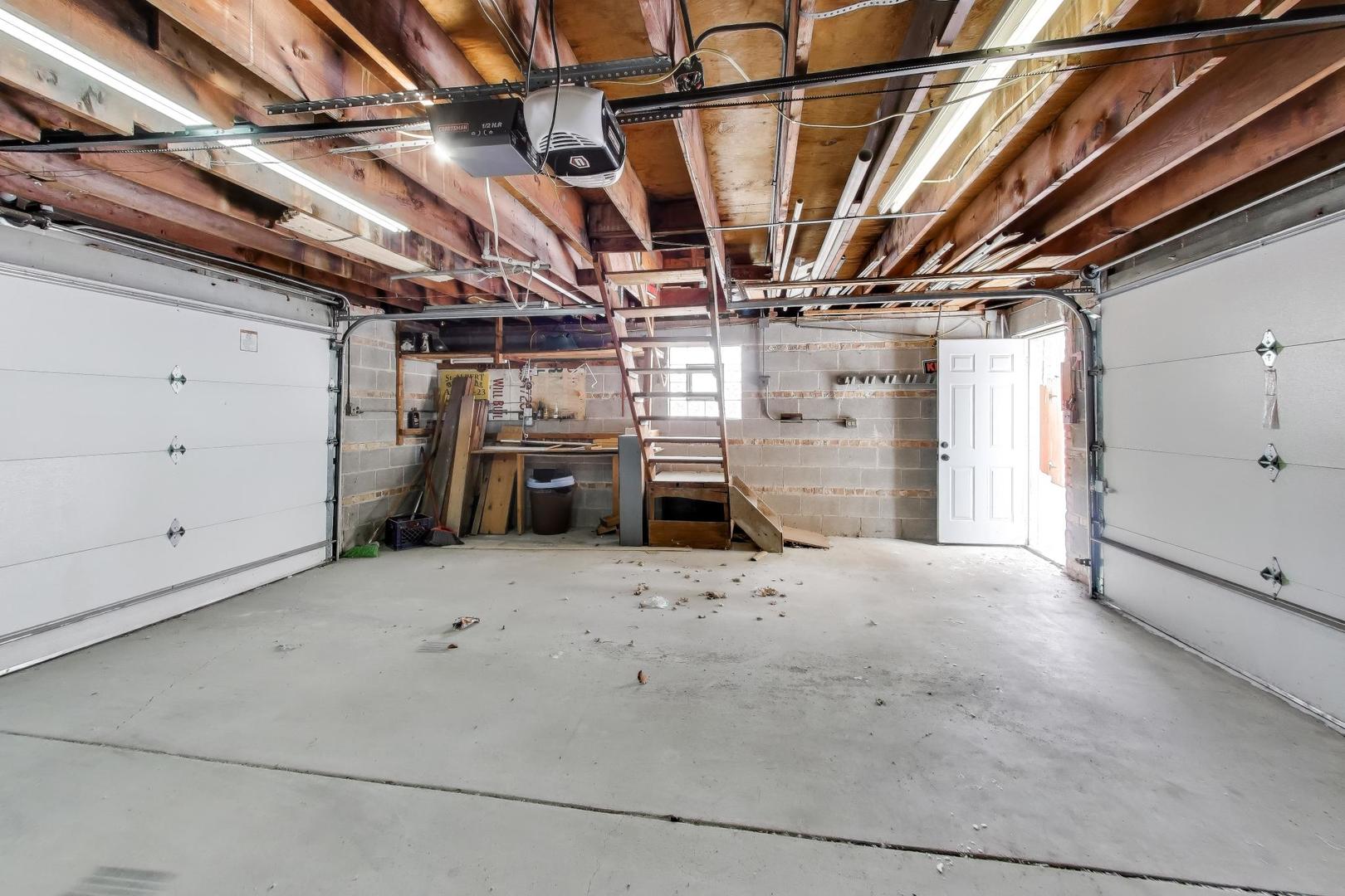 5822 W 79th Street, Burbank, IL 60459