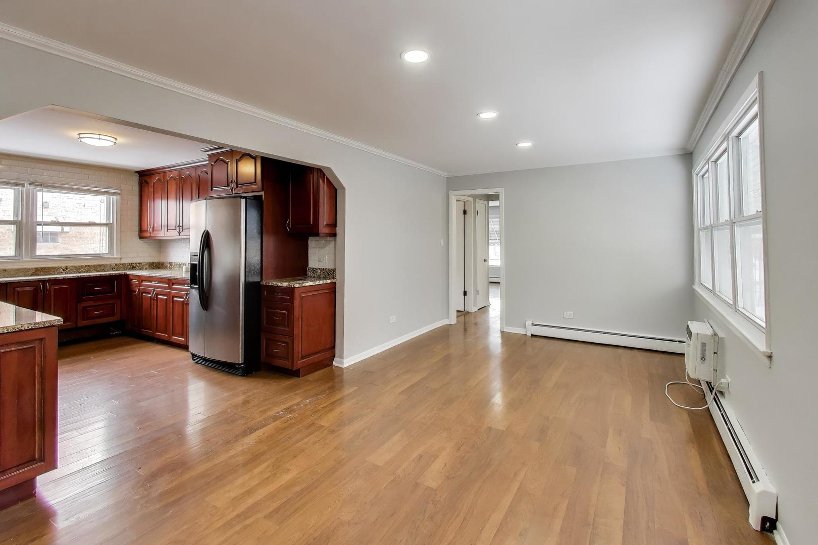 5822 W 79th Street, Burbank, IL 60459