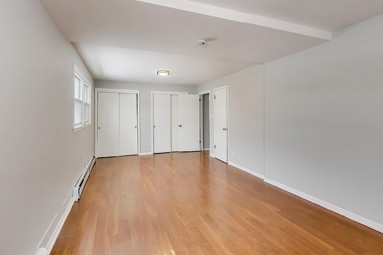 5822 W 79th Street, Burbank, IL 60459