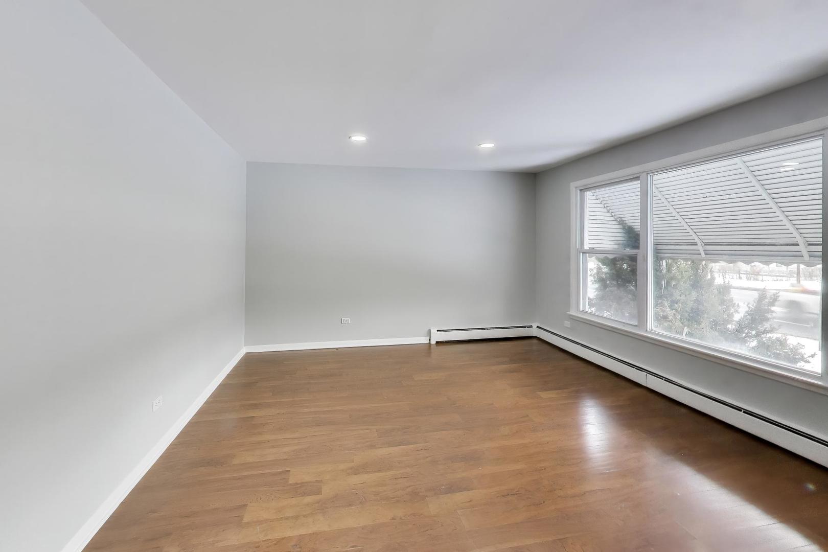 5822 W 79th Street, Burbank, IL 60459