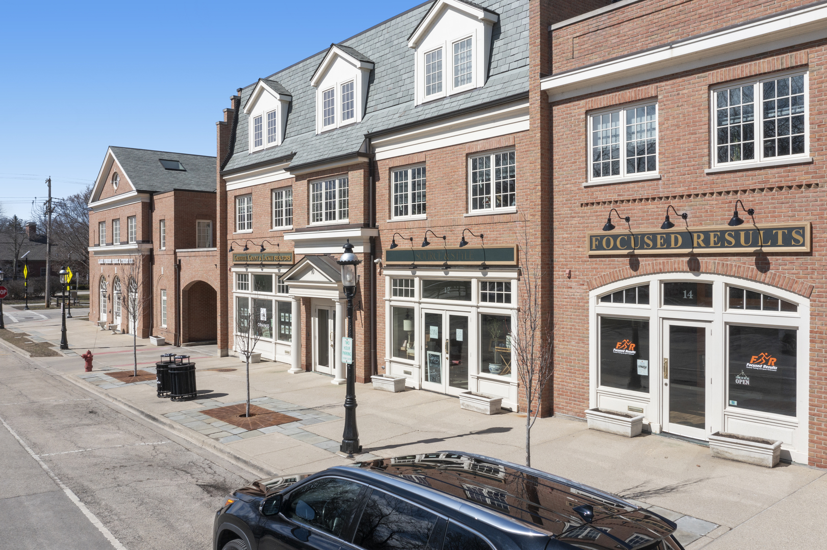 10 E Scranton Avenue #202B, Lake Bluff, IL 60044