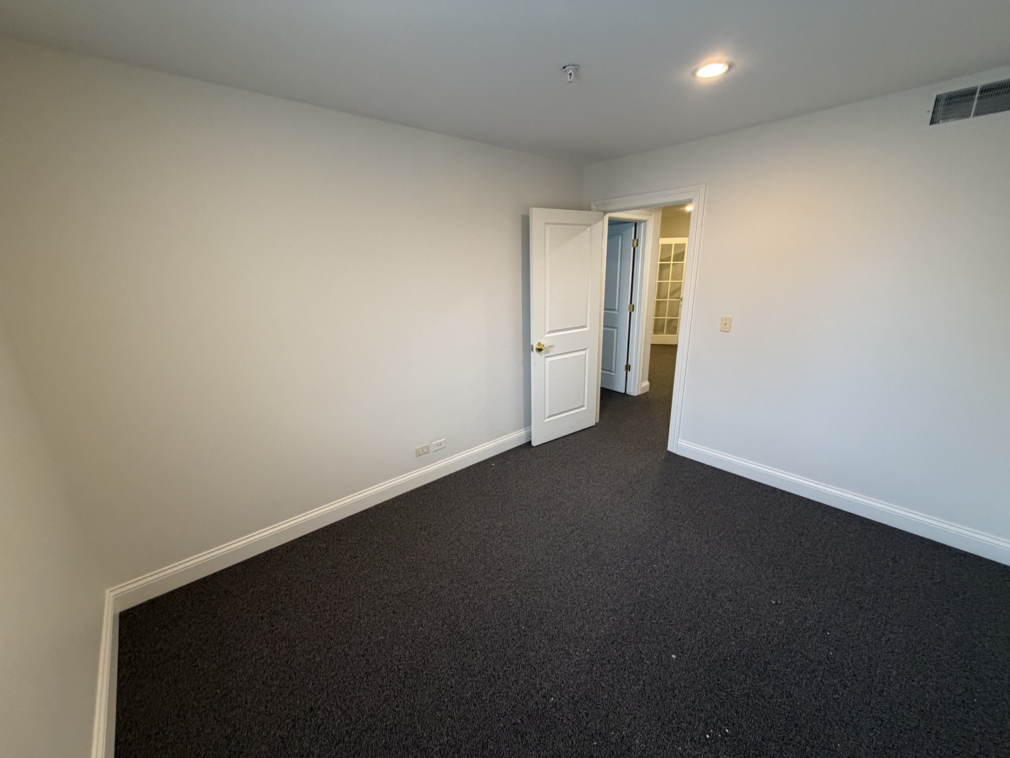 10 E Scranton Avenue #202B, Lake Bluff, IL 60044