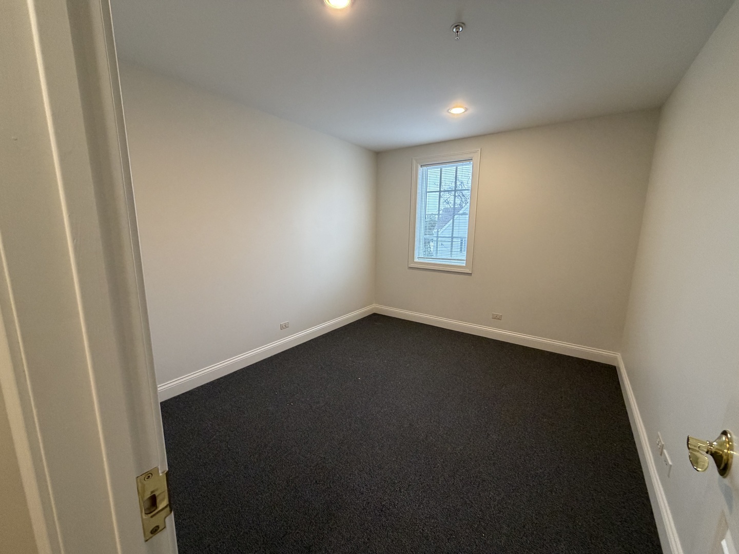 10 E Scranton Avenue #202B, Lake Bluff, IL 60044