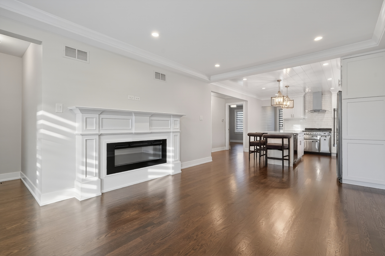 5321 S Nordica Avenue, Chicago, IL 60638