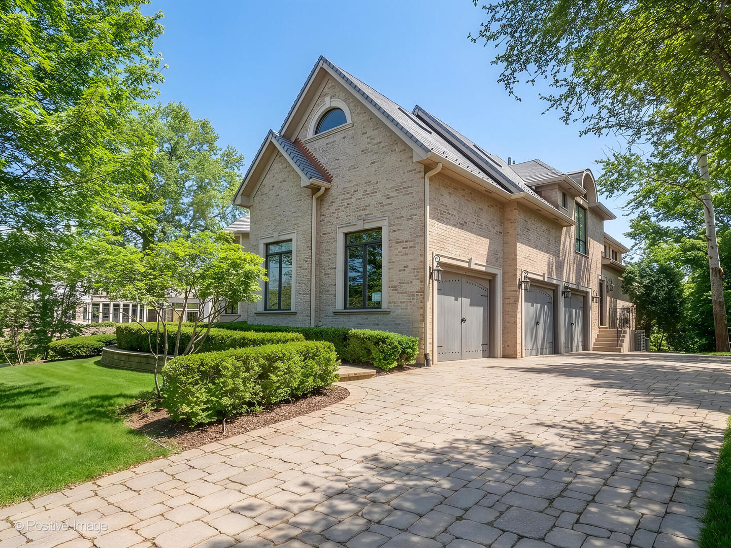 14 AMBRIANCE Drive, Burr Ridge, IL 60527