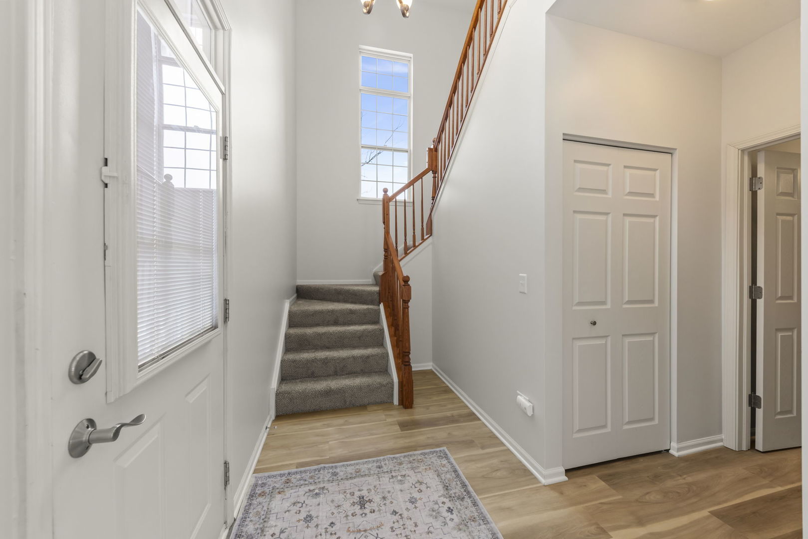 2125 Sunrise Circle, Aurora, IL 60503