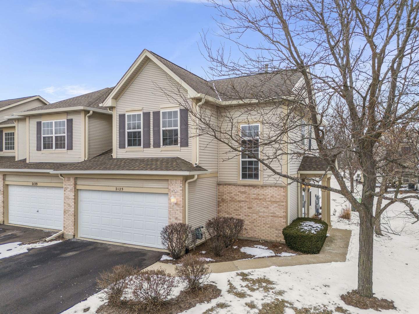 2125 Sunrise Circle, Aurora, IL 60503