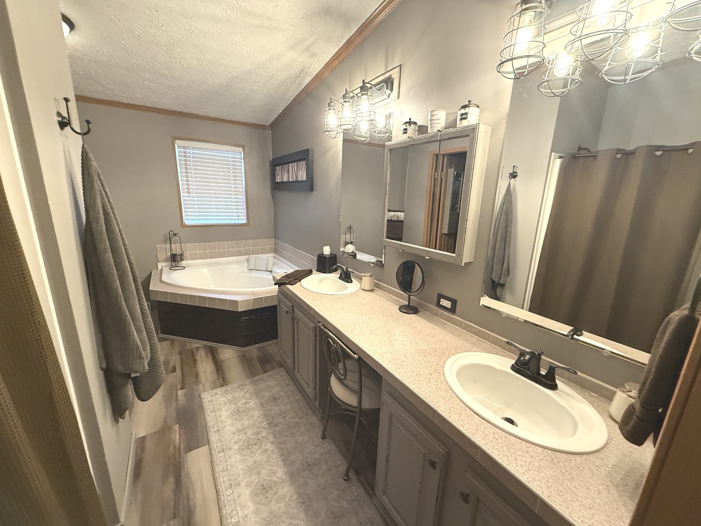 333 Lilac Lane, Matteson, IL 60443