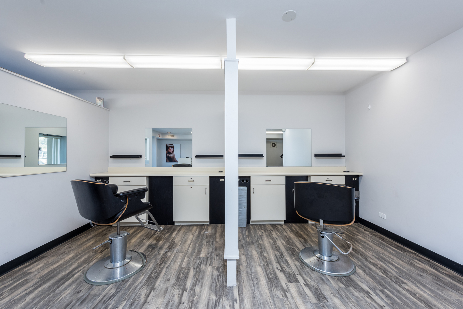 2052 Western Avenue, Waukegan, IL 60087