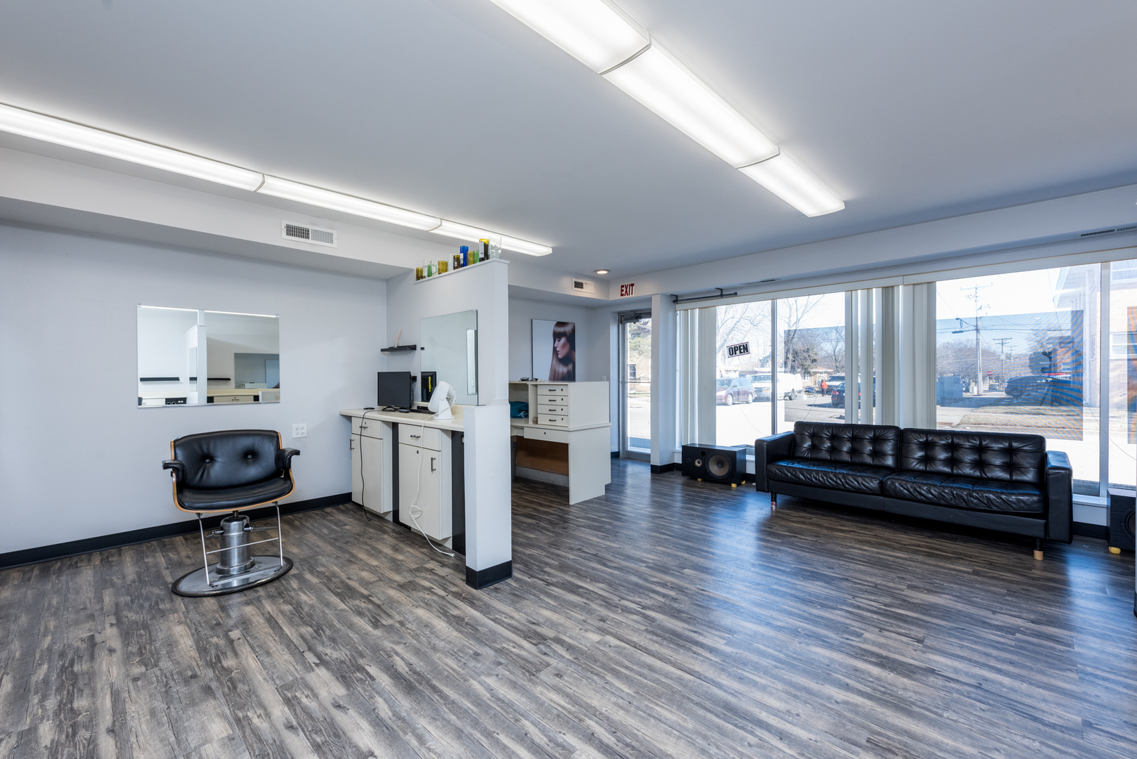 2052 Western Avenue, Waukegan, IL 60087