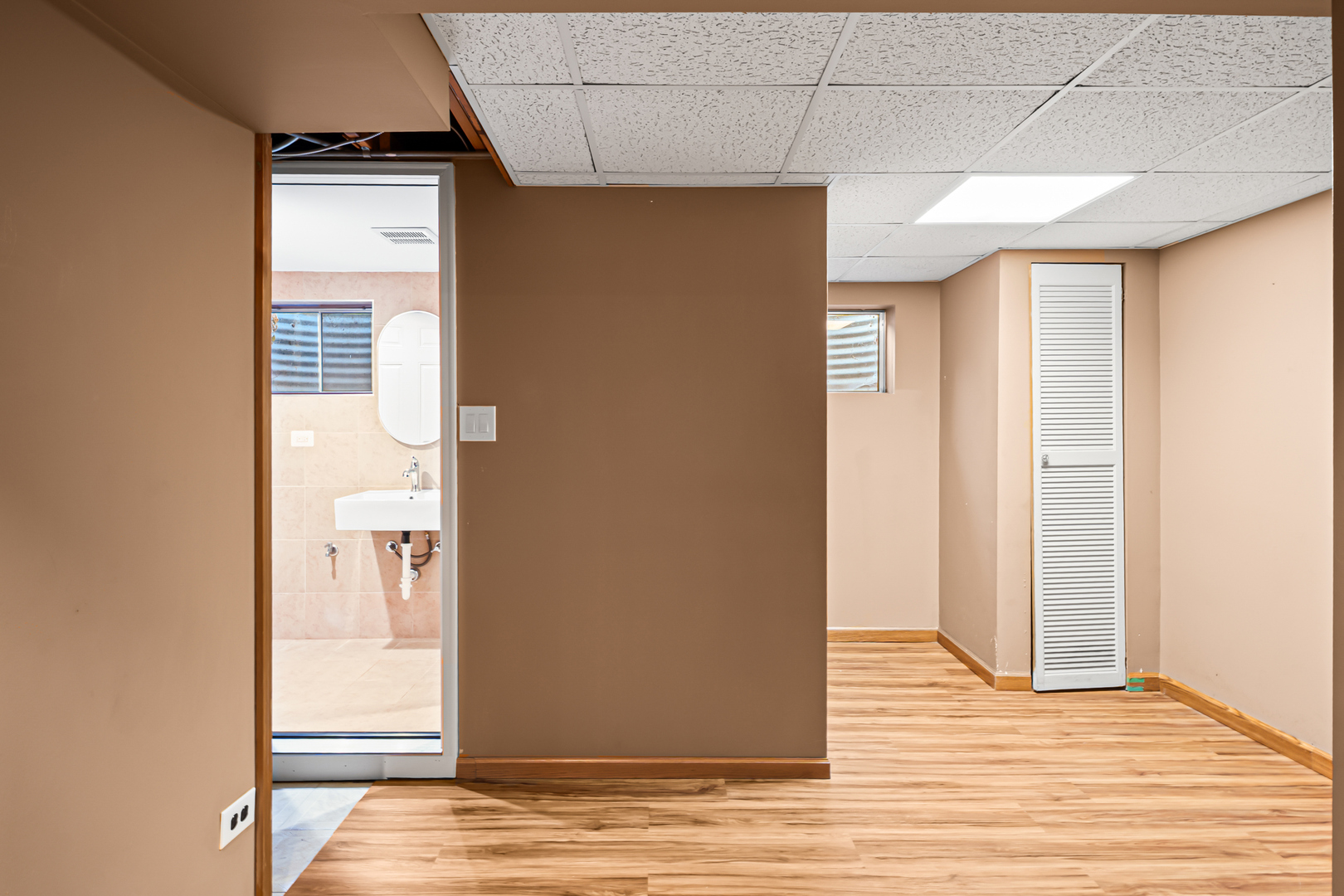 1130 N Thatcher Lane, Addison, IL 60101