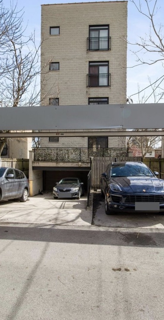 3560 S Giles Avenue #G, Chicago, IL 60653