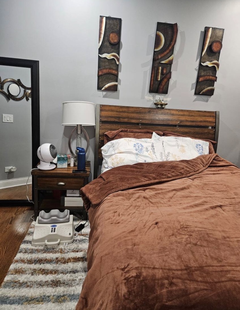 3560 S Giles Avenue #G, Chicago, IL 60653