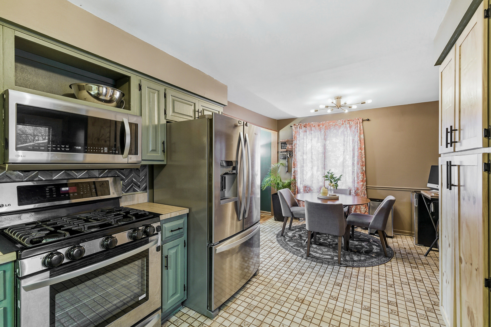 16710 90th Avenue, Orland Hills, IL 60487