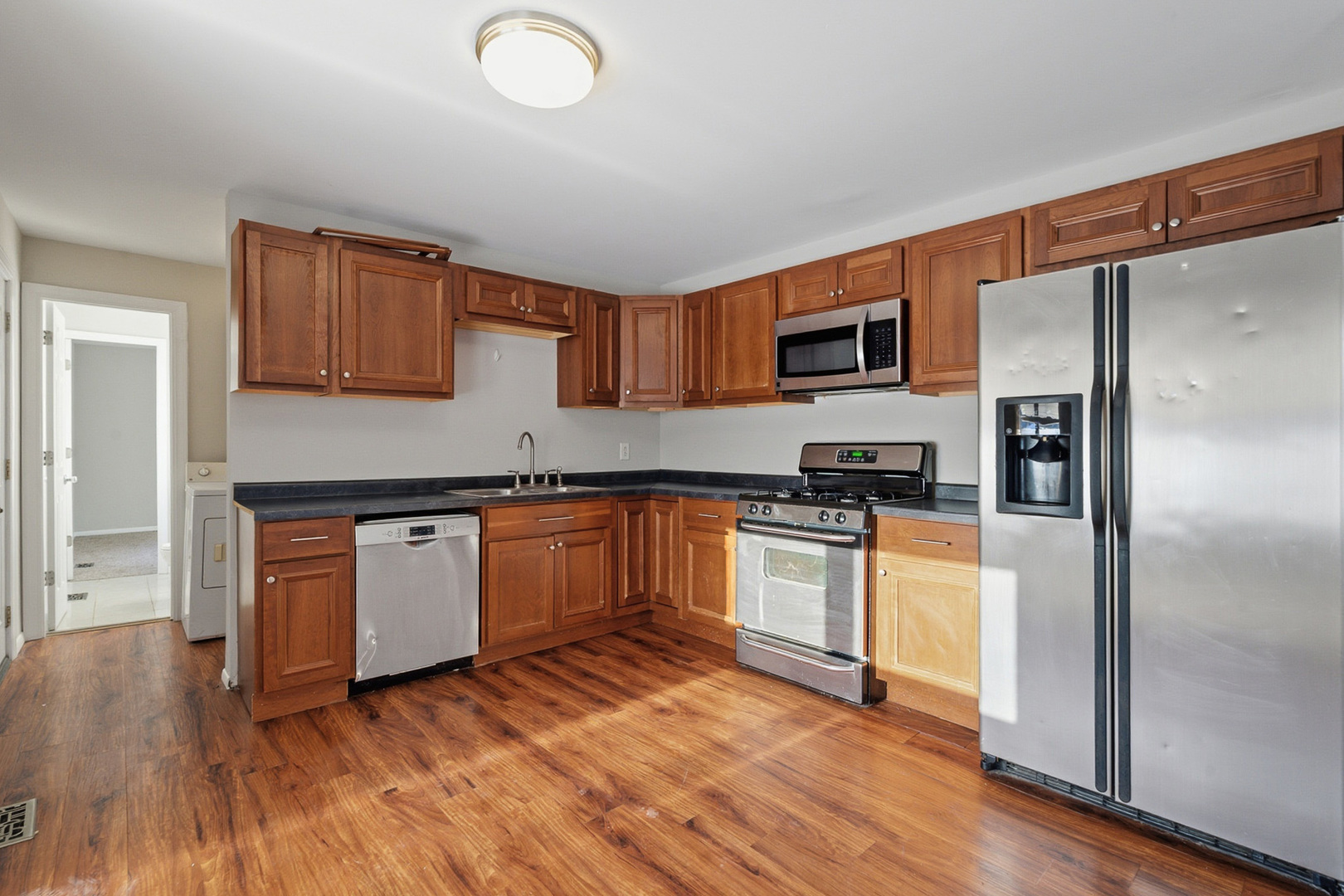 424 Kenyon Avenue, Romeoville, IL 60446