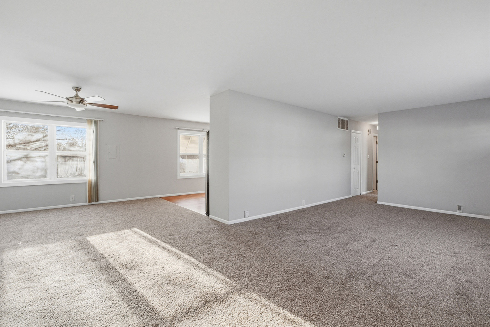 424 Kenyon Avenue, Romeoville, IL 60446