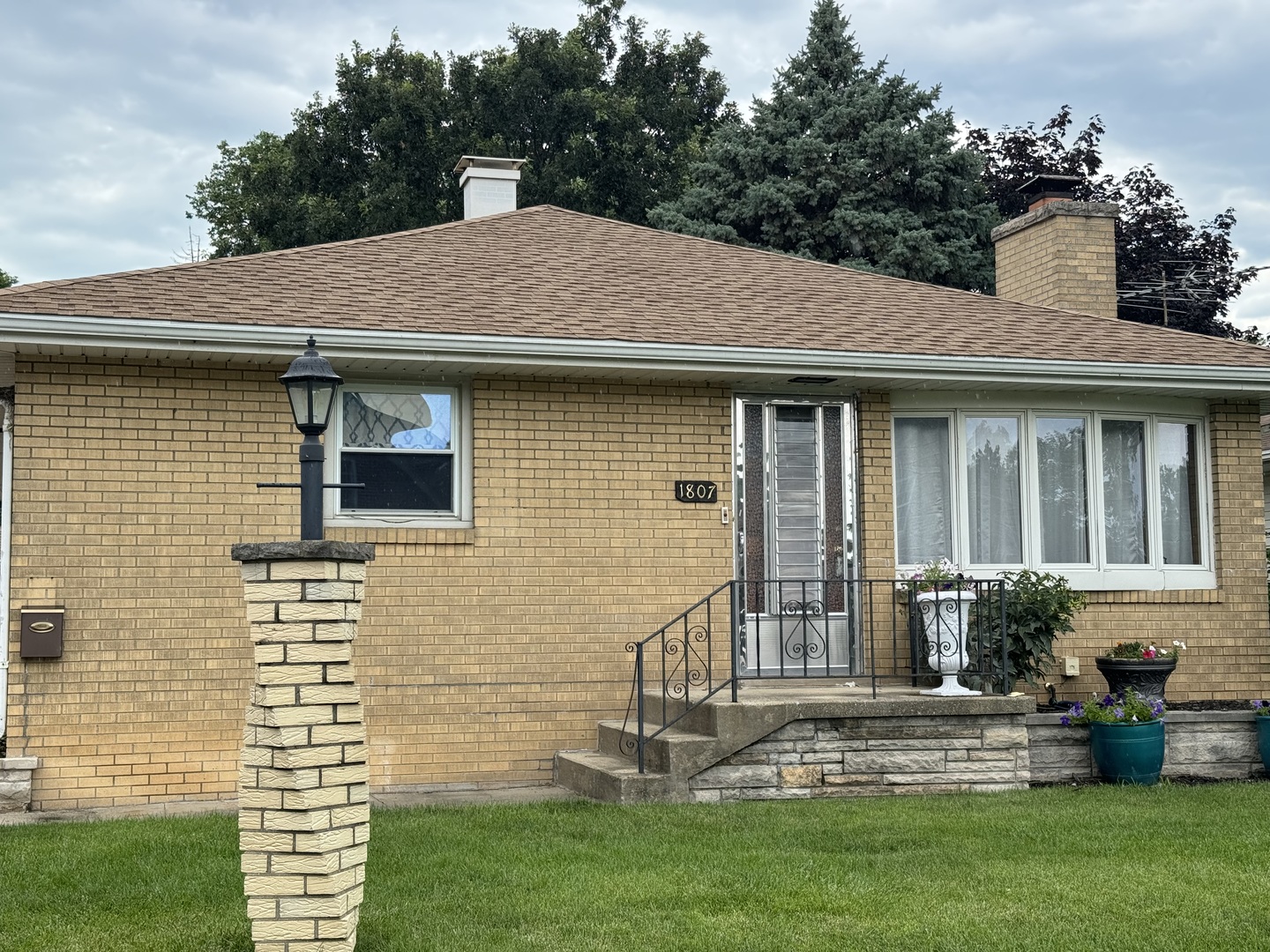 1807 Oakland Avenue, Crest Hill, IL 60403