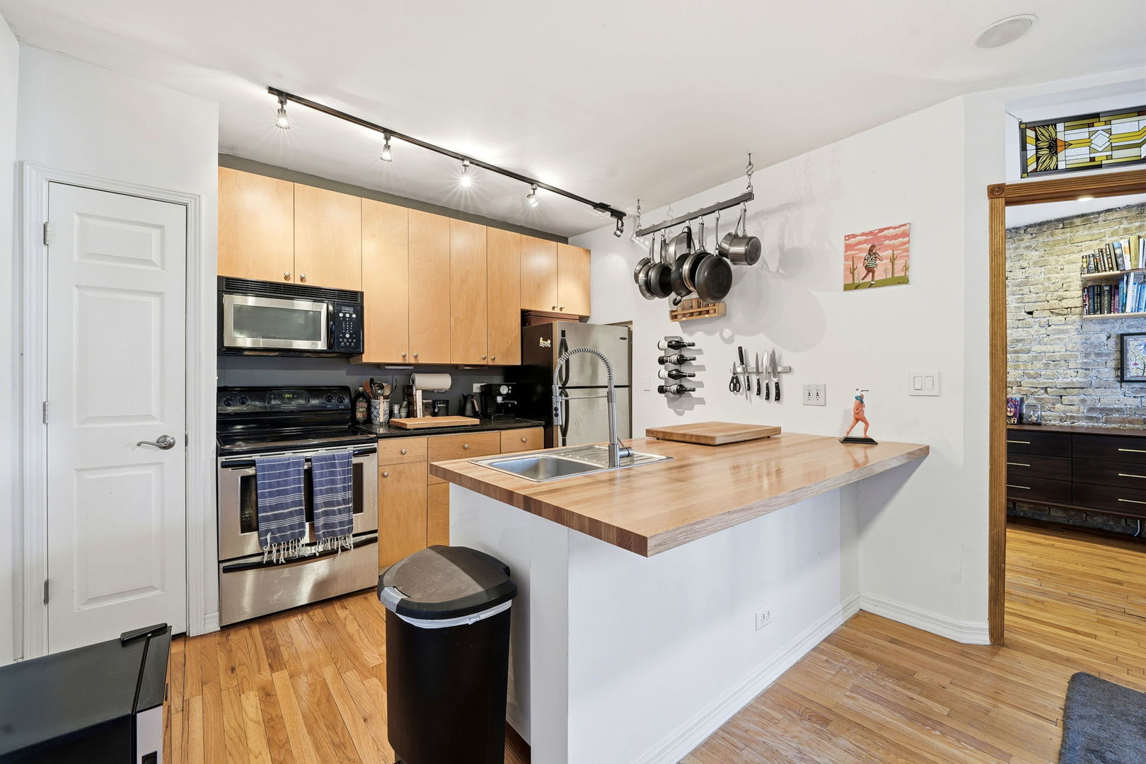 1413 W Farwell Avenue #D3, Chicago, IL 60626