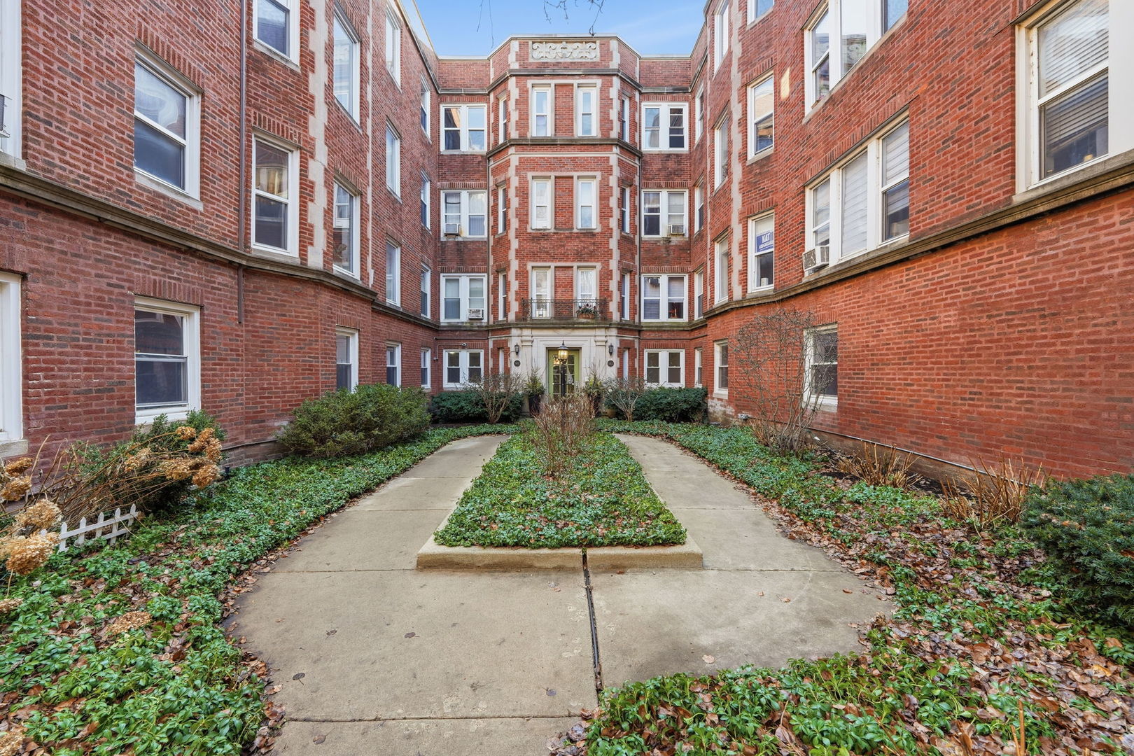 1413 W Farwell Avenue #D3, Chicago, IL 60626