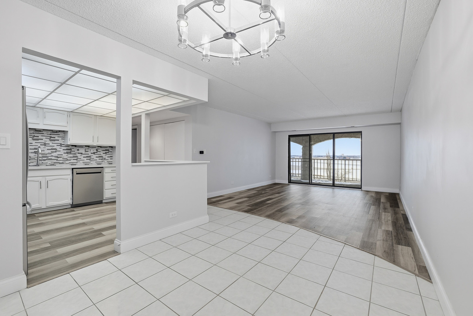 375 Plum Creek Drive #501, Wheeling, IL 60090