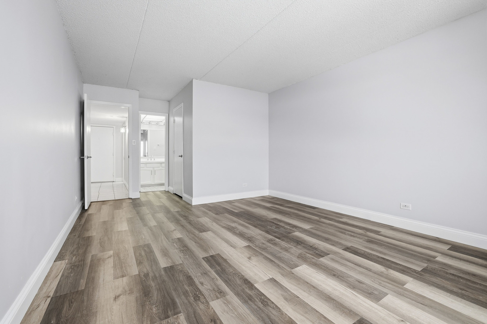 375 Plum Creek Drive #501, Wheeling, IL 60090