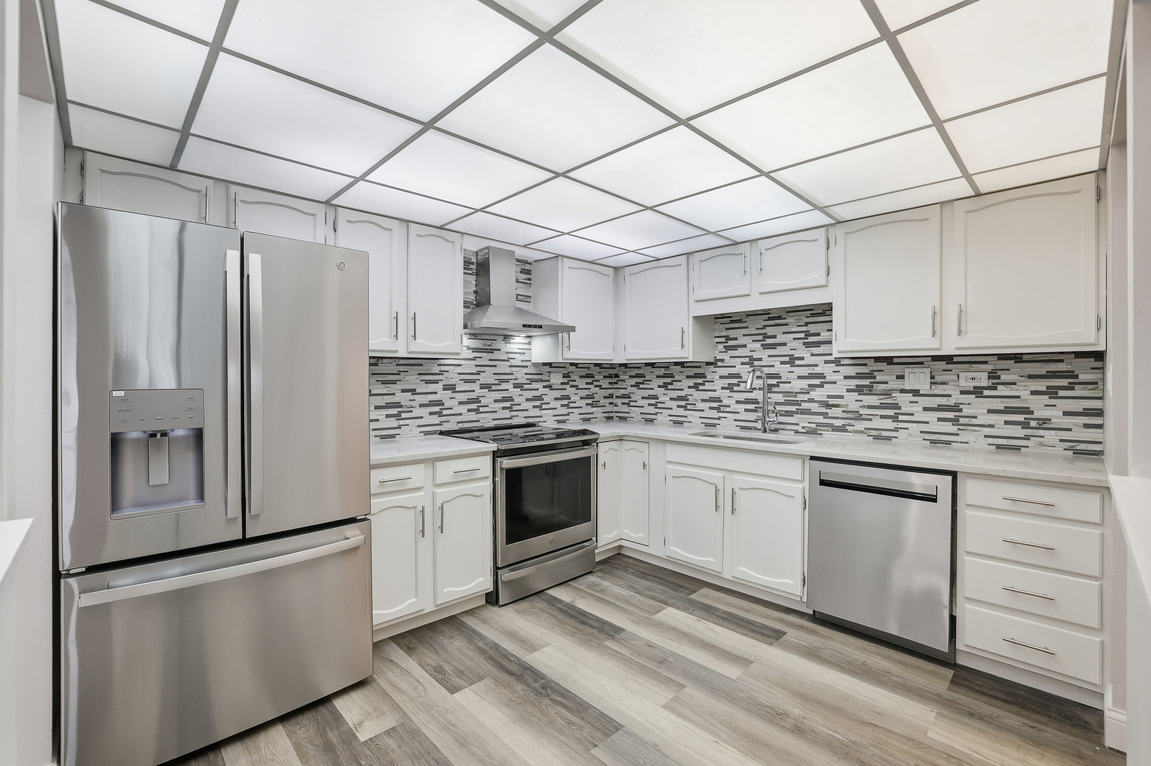 375 Plum Creek Drive #501, Wheeling, IL 60090