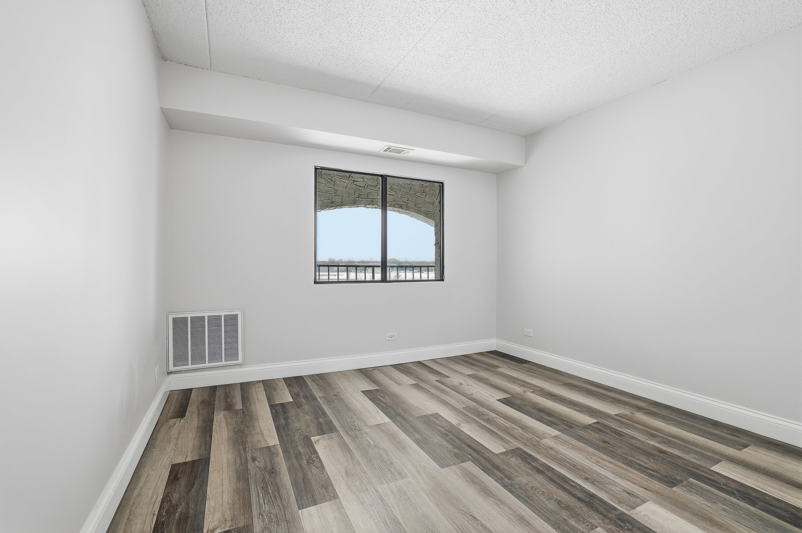 375 Plum Creek Drive #501, Wheeling, IL 60090