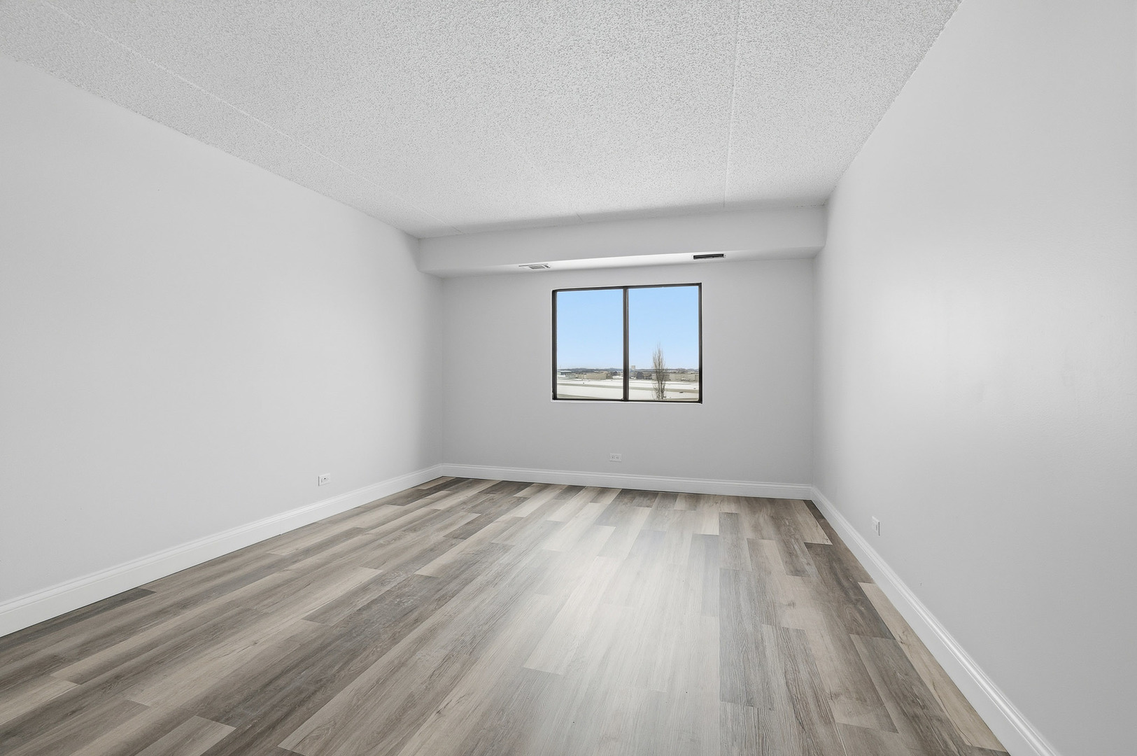 375 Plum Creek Drive #501, Wheeling, IL 60090