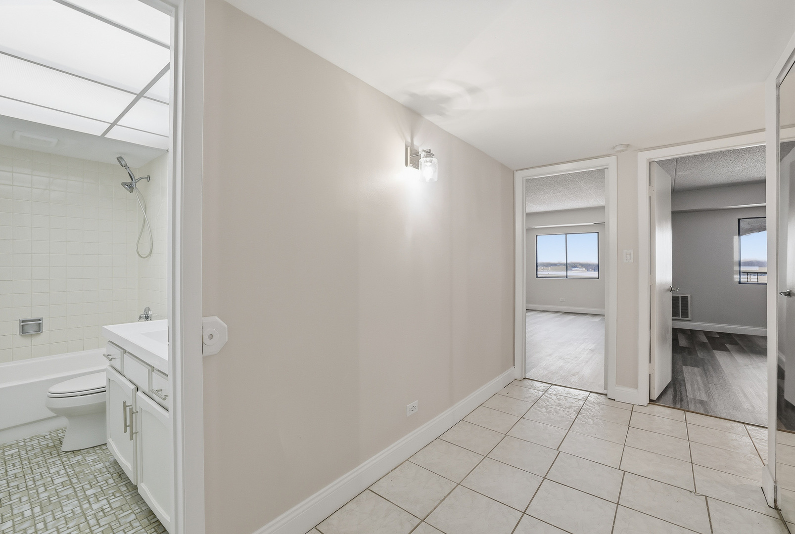 375 Plum Creek Drive #501, Wheeling, IL 60090