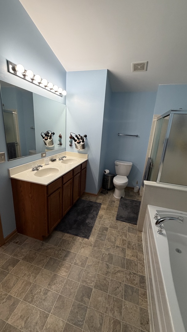 1704 Sebastian Road, Woodstock, IL 60098