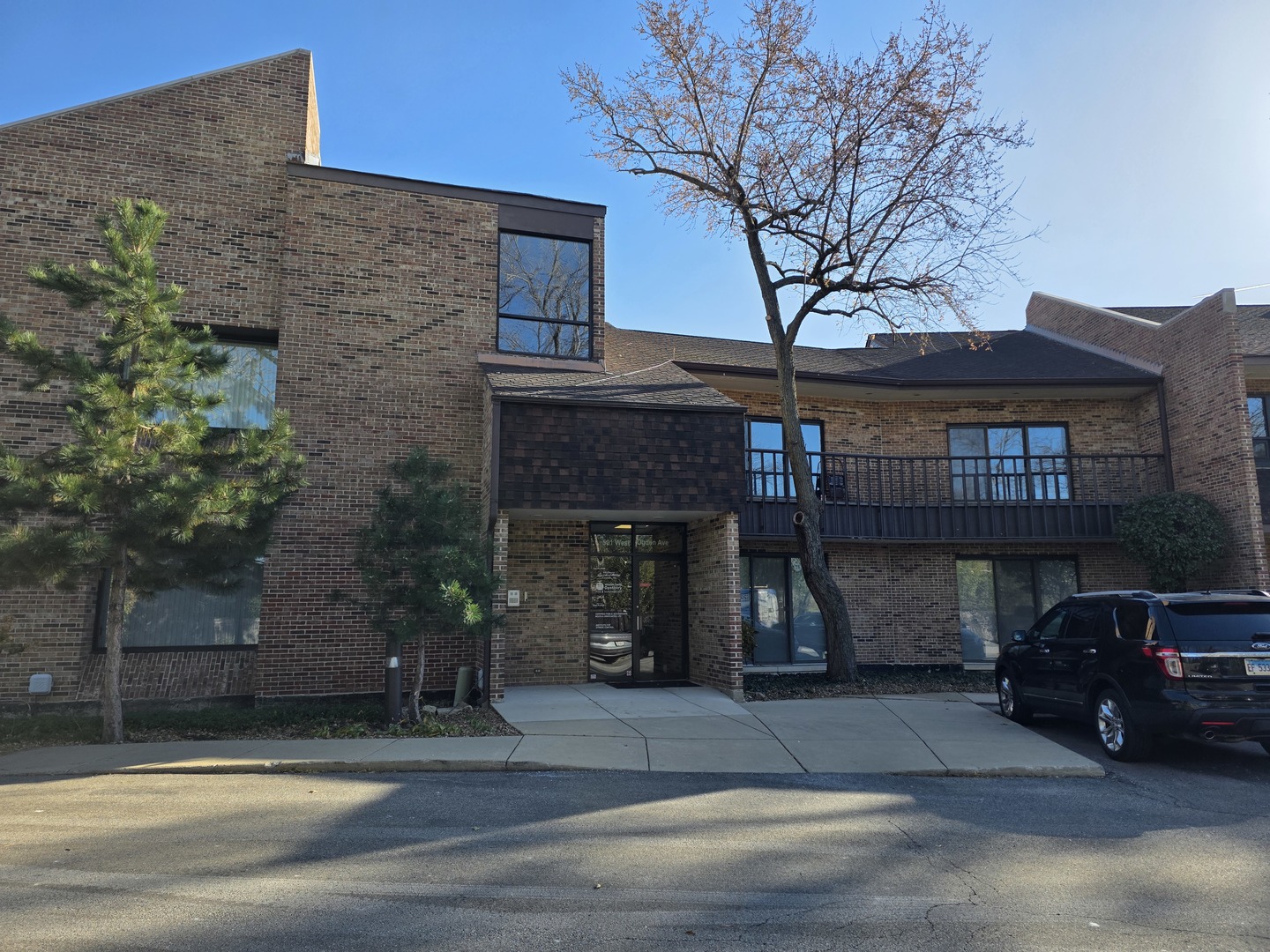 501 W Ogden Avenue, Hinsdale, IL 60521