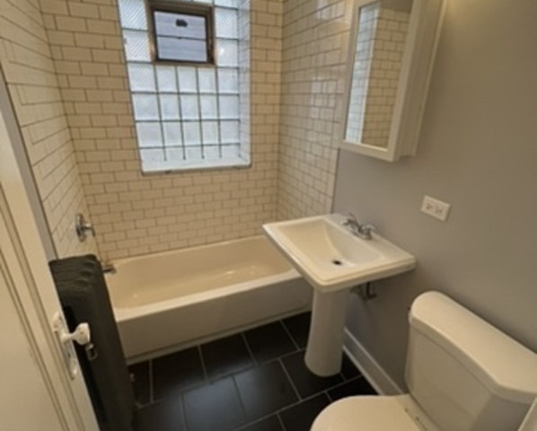 655 E 82nd Street #2, Chicago, IL 60619