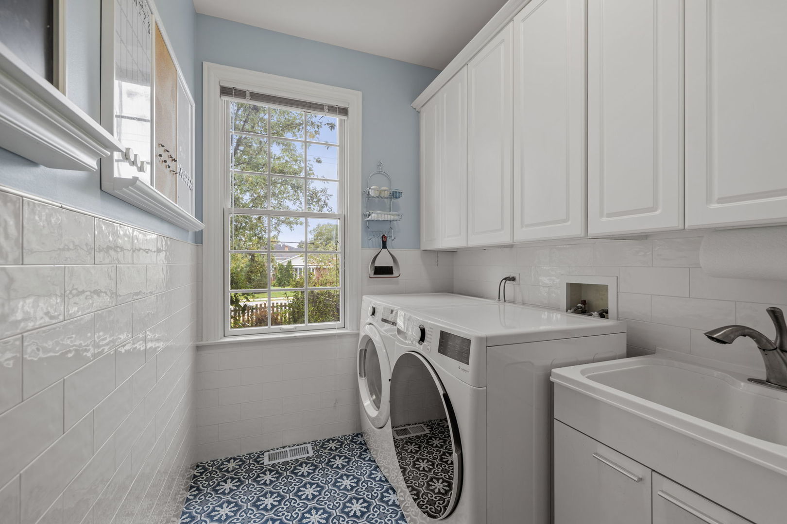 3855 Glendenning Road, Downers Grove, IL 60515