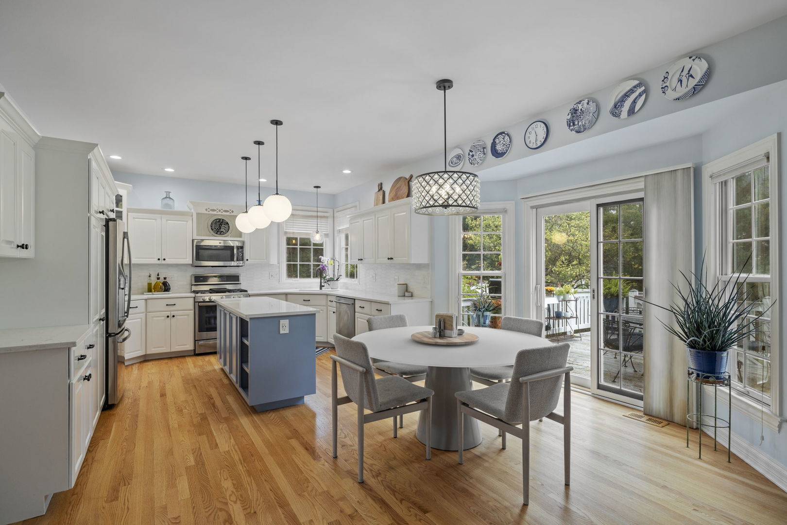 3855 Glendenning Road, Downers Grove, IL 60515