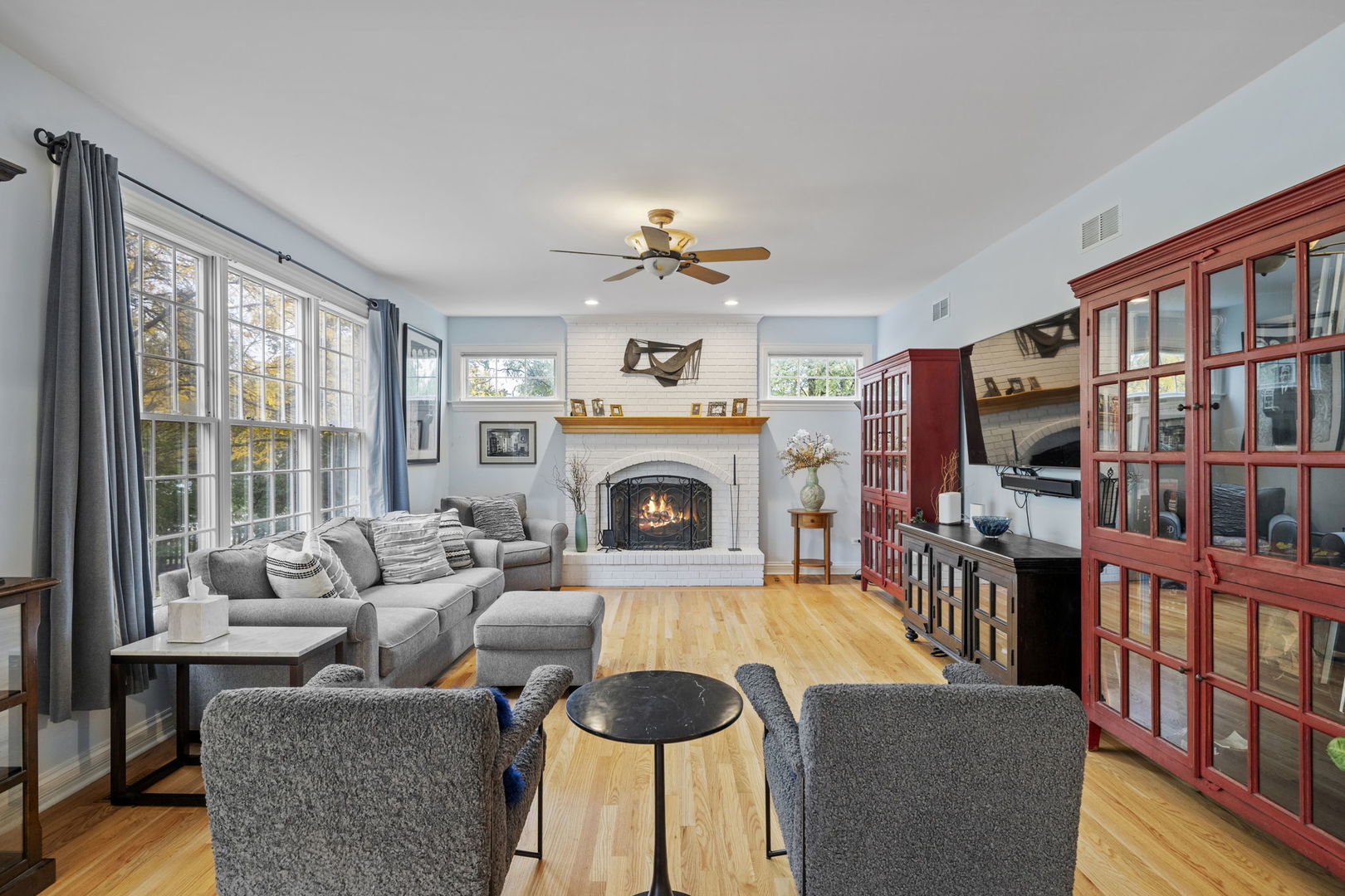 3855 Glendenning Road, Downers Grove, IL 60515