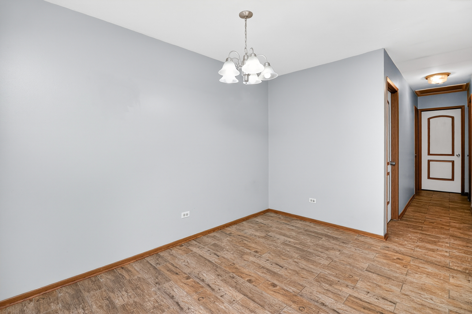 1351 N Winslowe Drive #302, Palatine, IL 60074