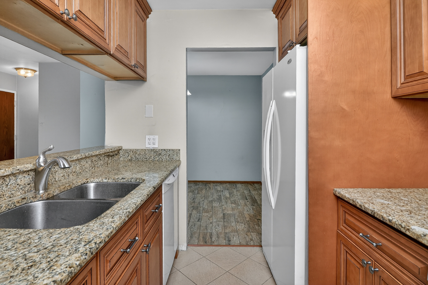 1351 N Winslowe Drive #302, Palatine, IL 60074