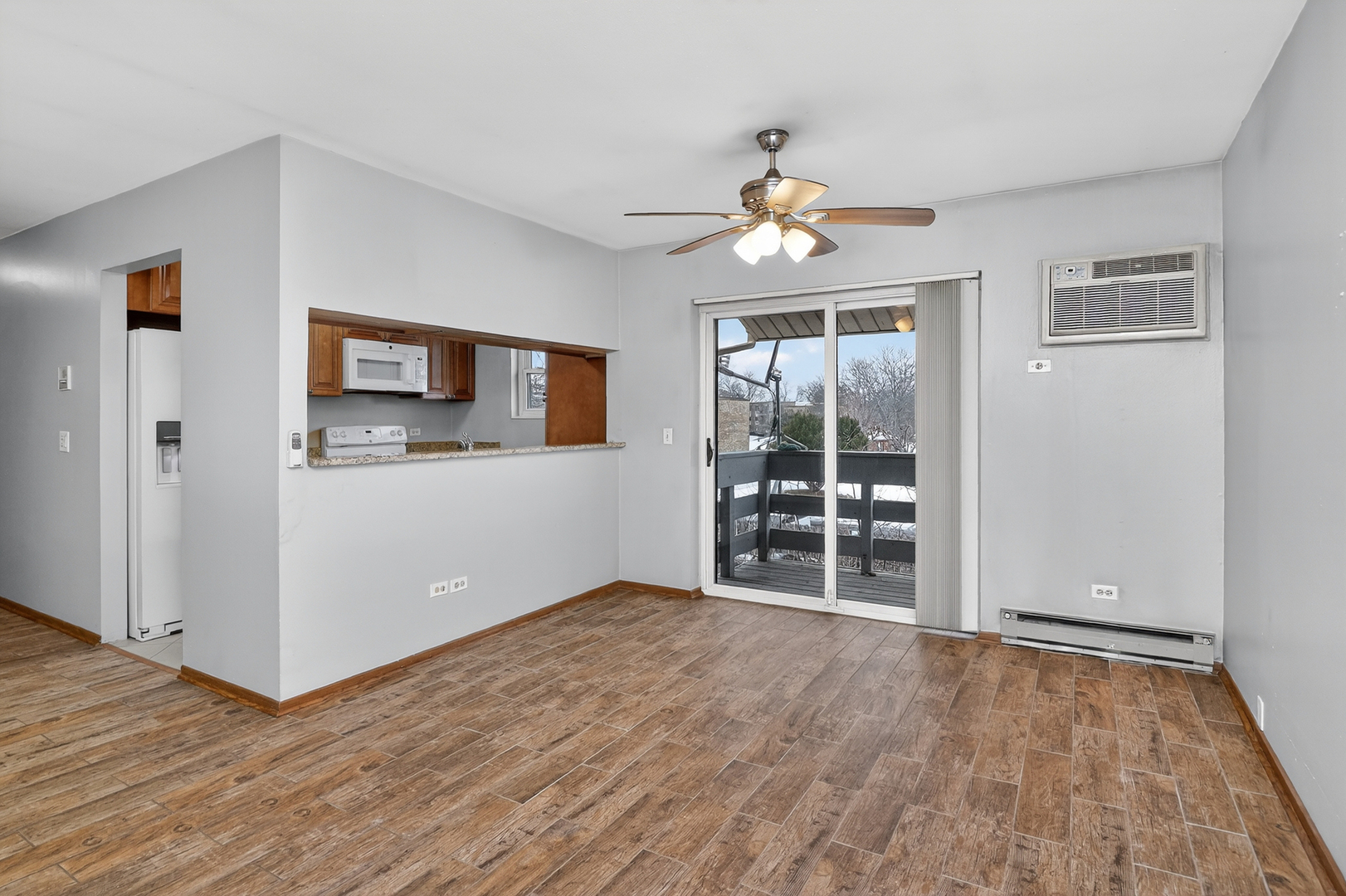 1351 N Winslowe Drive #302, Palatine, IL 60074