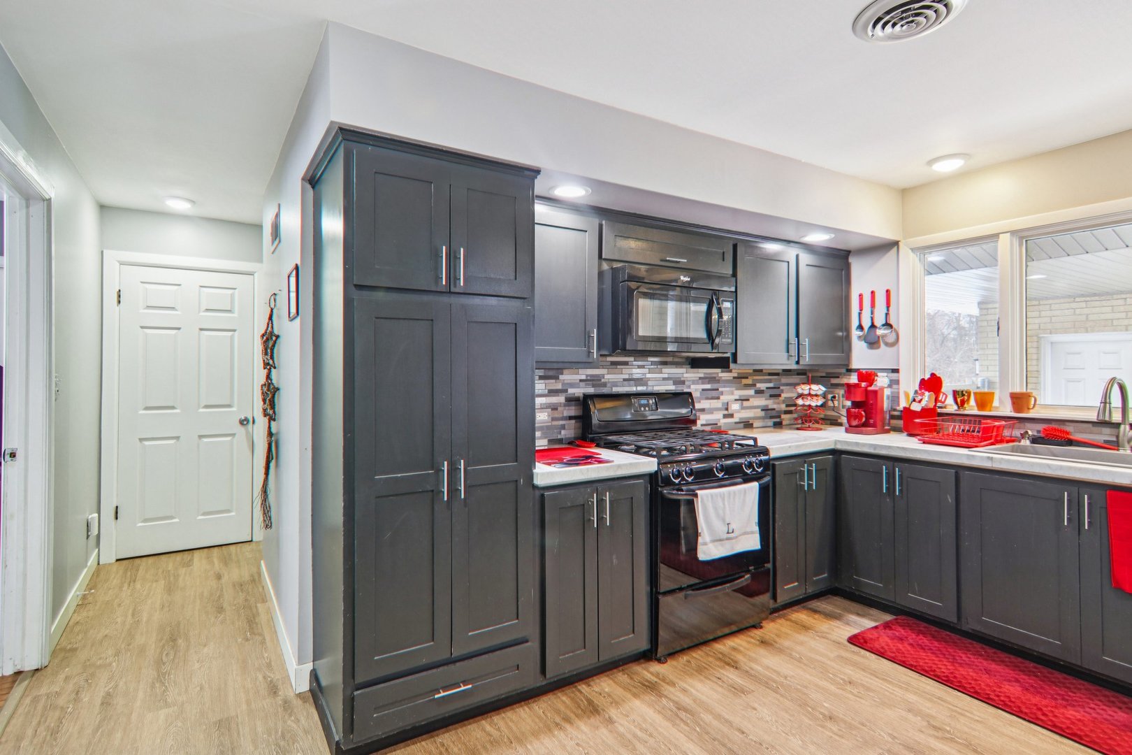 15134 Laramie Avenue, Oak Forest, IL 60452