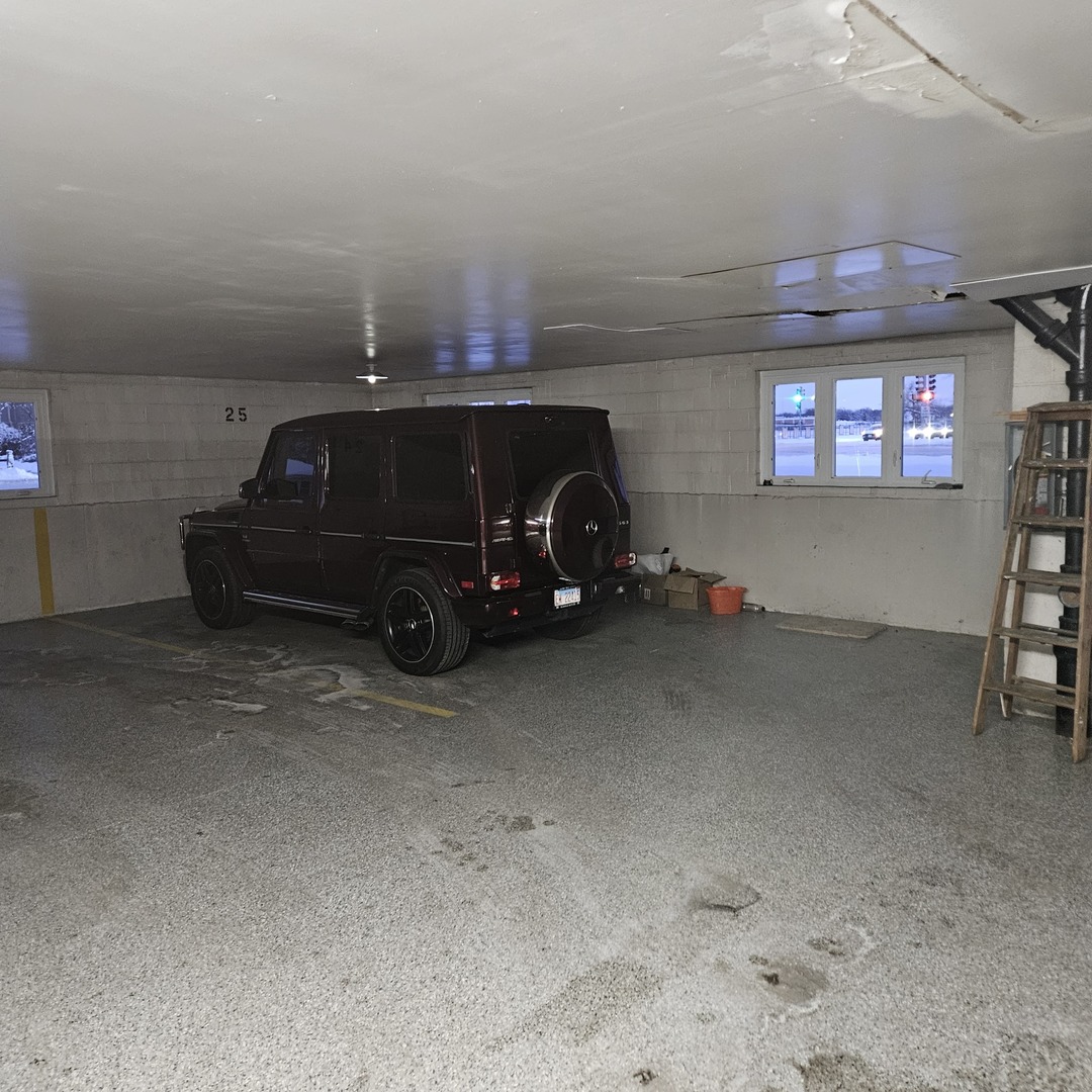 2300 W Talcott Road #1A1, Park Ridge, IL 60068