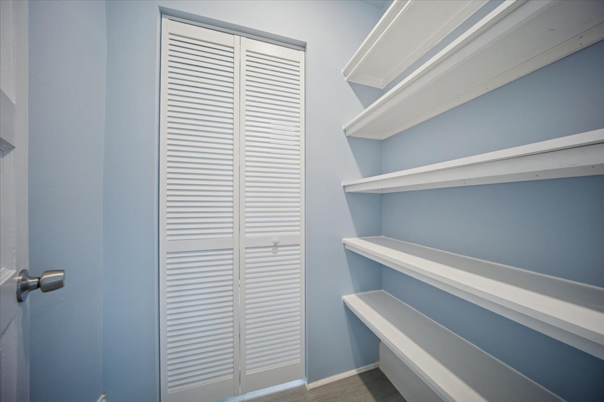 3134 W 39th Place #2nd, Chicago, IL 60632