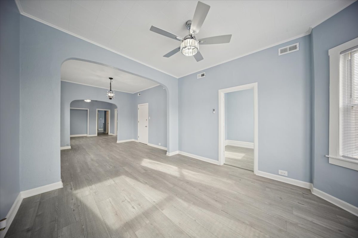 3134 W 39th Place #2nd, Chicago, IL 60632