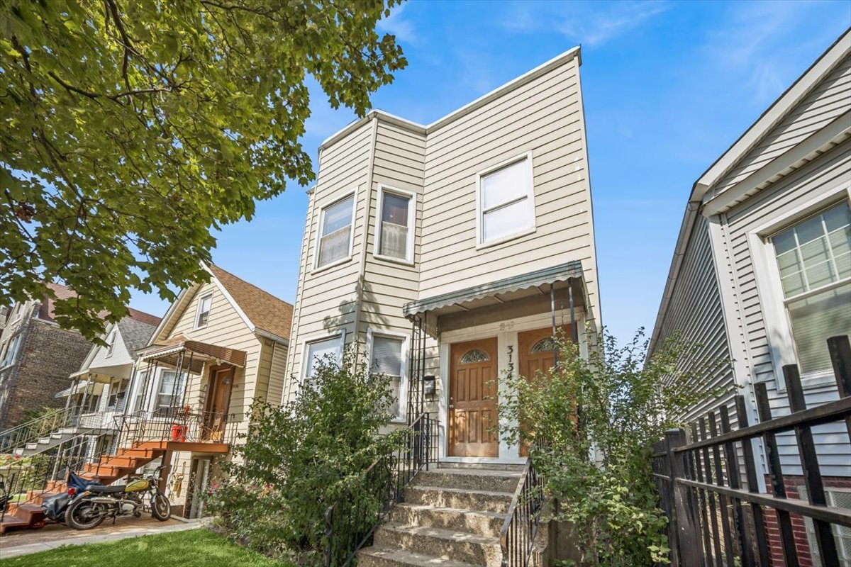 3134 W 39th Place #2nd, Chicago, IL 60632