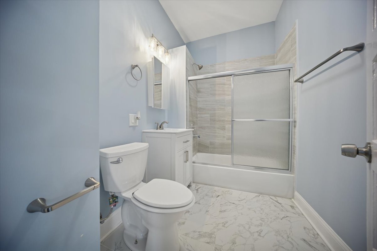 3134 W 39th Place #2nd, Chicago, IL 60632